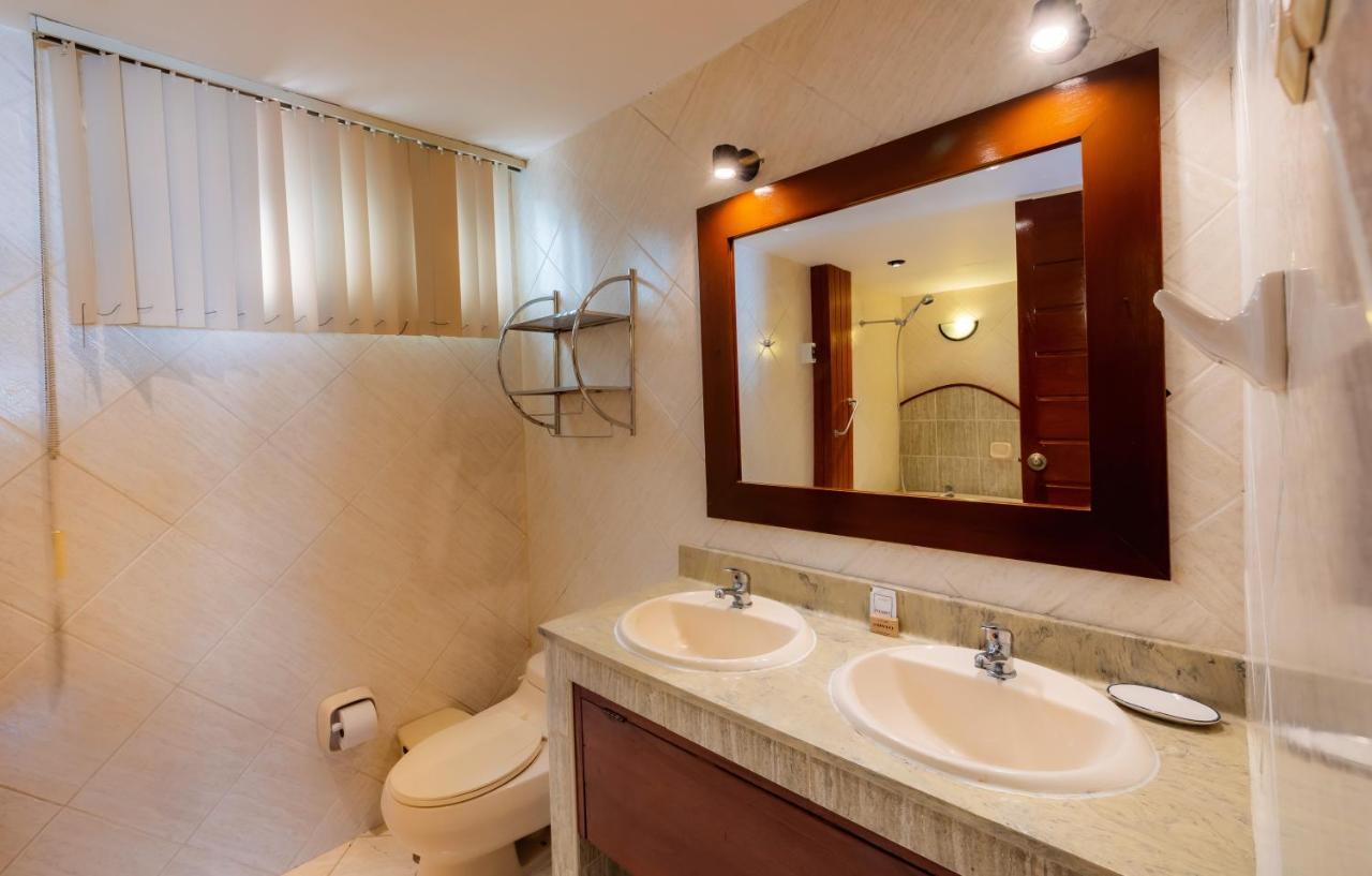 Hotel Country Trujillo Encalada Exteriér fotografie
