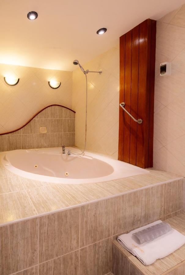 Hotel Country Trujillo Encalada Exteriér fotografie