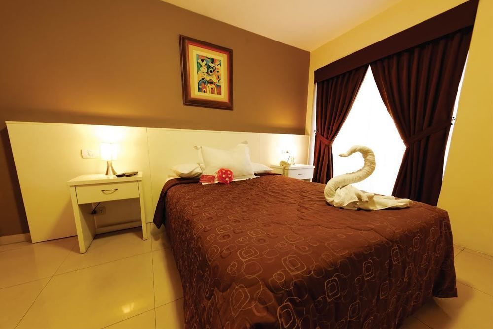 Hotel Country Trujillo Encalada Exteriér fotografie