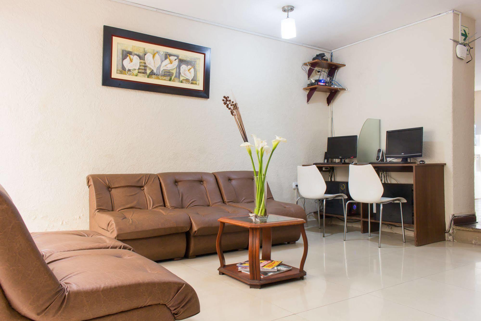 Hotel Country Trujillo Encalada Exteriér fotografie